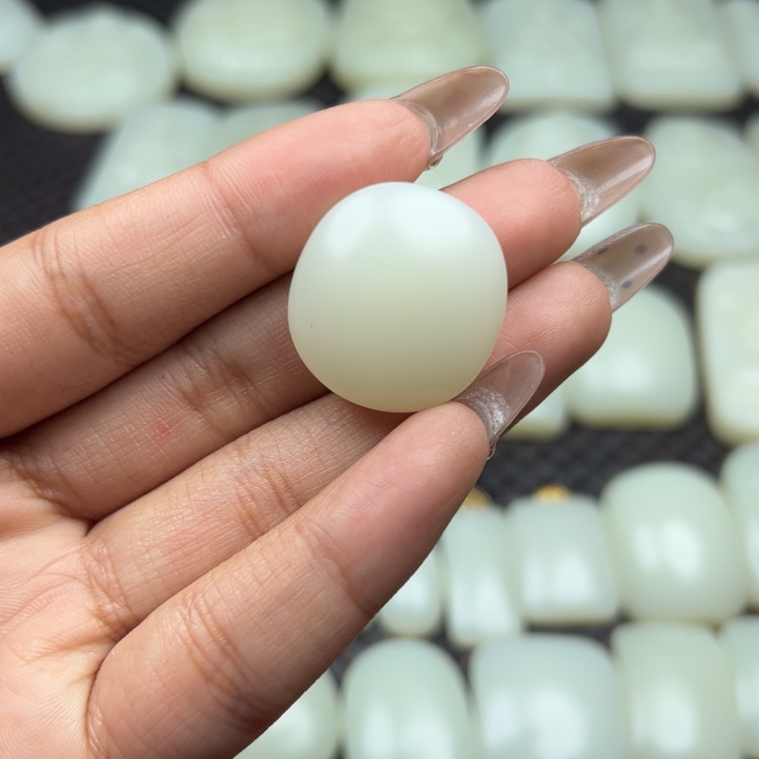 和田玉吊坠未镶嵌