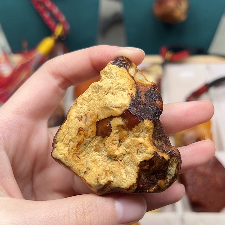 琥珀珠宝奇石未镶嵌