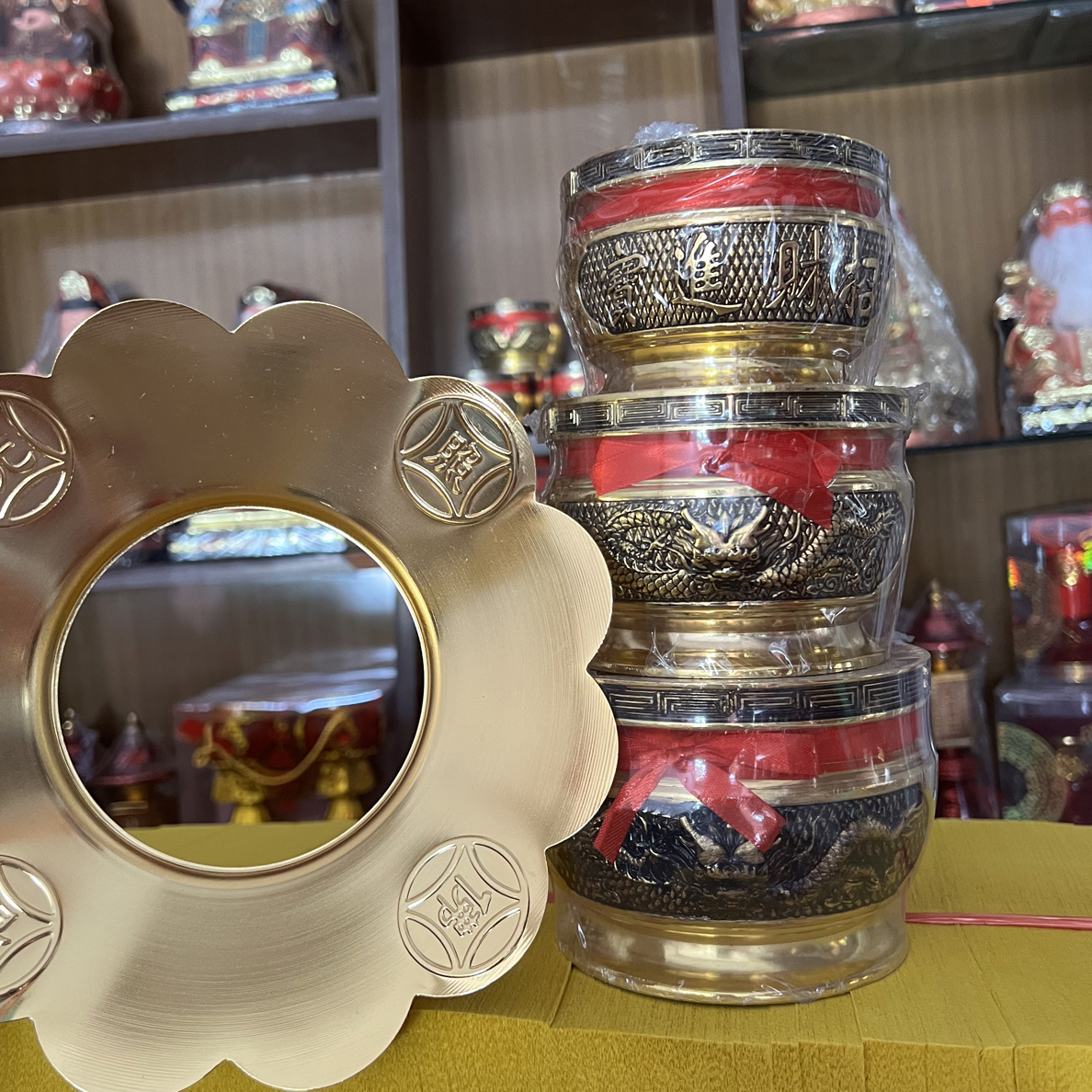 买香炉送香炉盖八年不褪色，两件质量都保证，本店热卖。