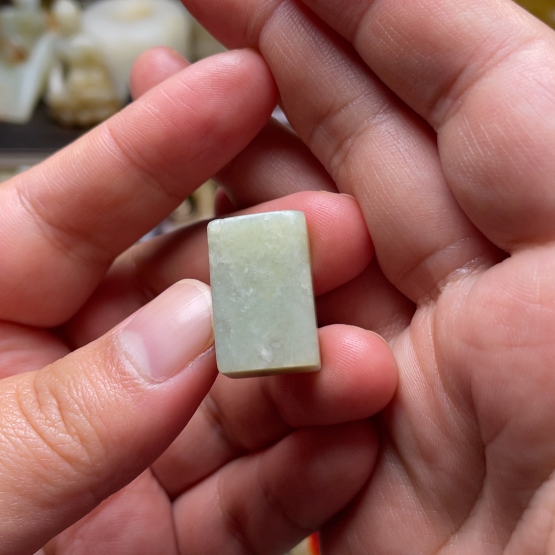 用***9和田玉未镶嵌颈饰