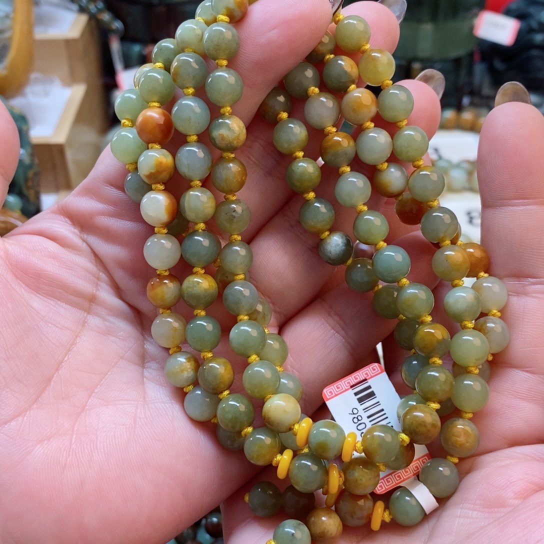 透闪石质玉项链未镶嵌