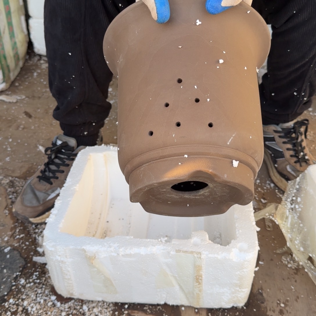 紫砂花盆瑕疵和瑕疵都