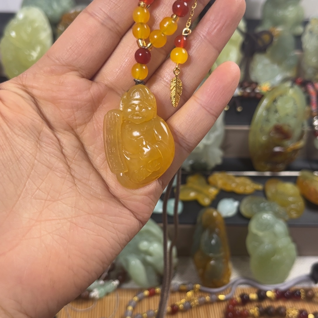 蛇纹石玉未镶嵌颈饰