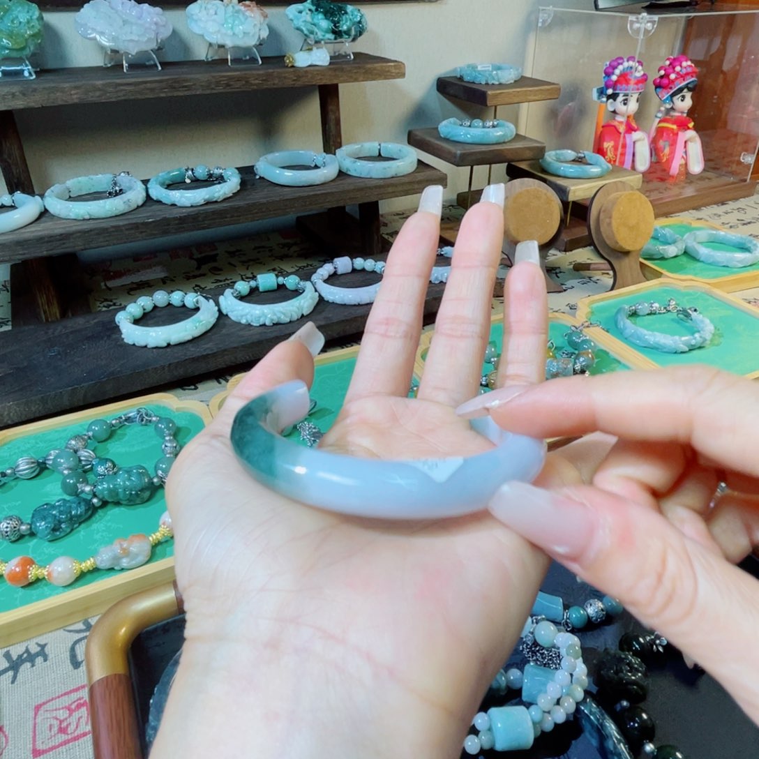 ঞ***.未镶嵌手链翡翠翡翠手镯