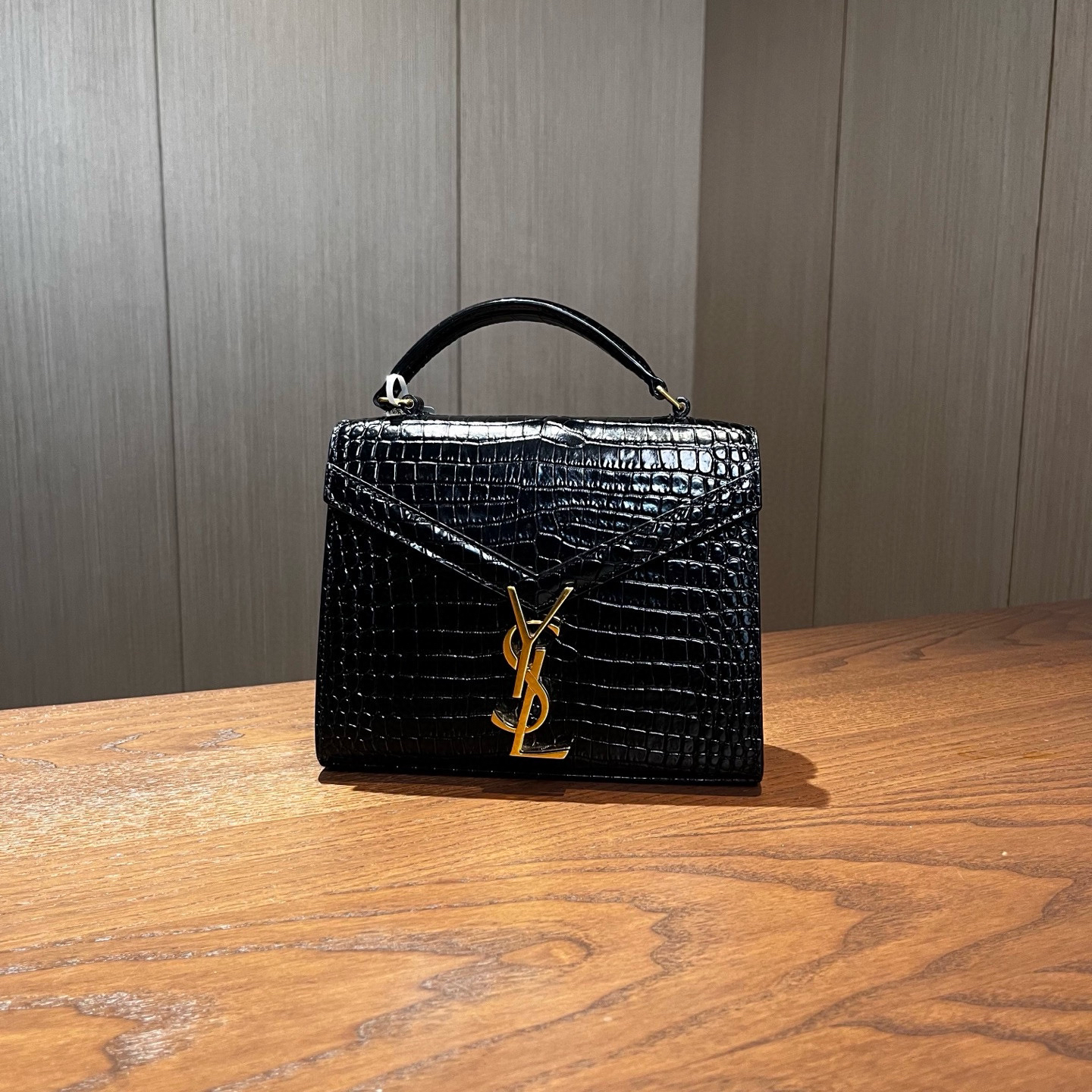 99新 YSL/圣罗兰 YSL 圣罗兰黑金鳄鱼皮压纹手提包 尺寸20×16yz