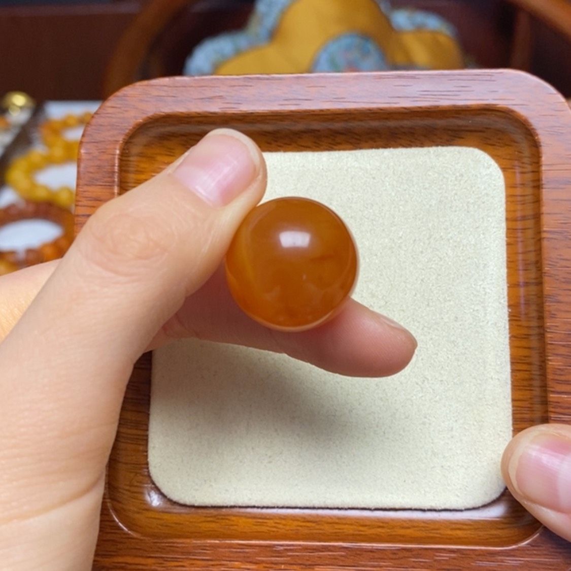 【闪购商品】蜜蜡裸石未镶嵌单珠