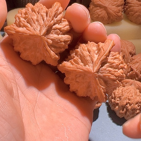 文玩核桃把件穿****隙正本42