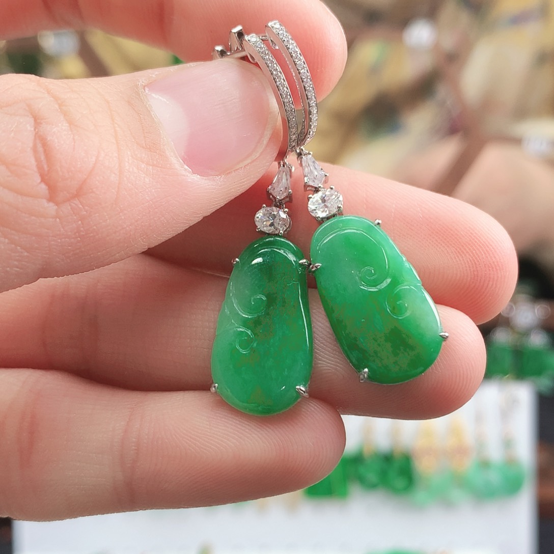 翡翠耳饰18K金镶嵌耳饰