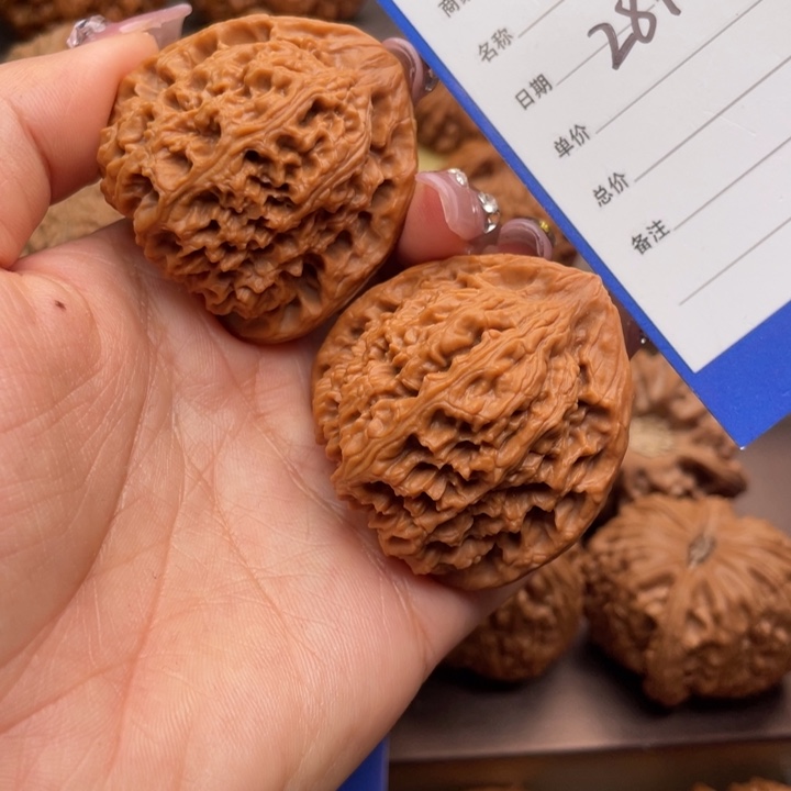 文玩核桃吊坠?****281号42南疆