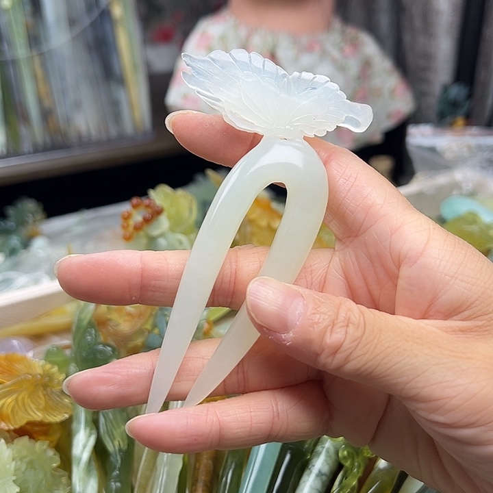 岫玉未镶嵌发饰蝴蝶