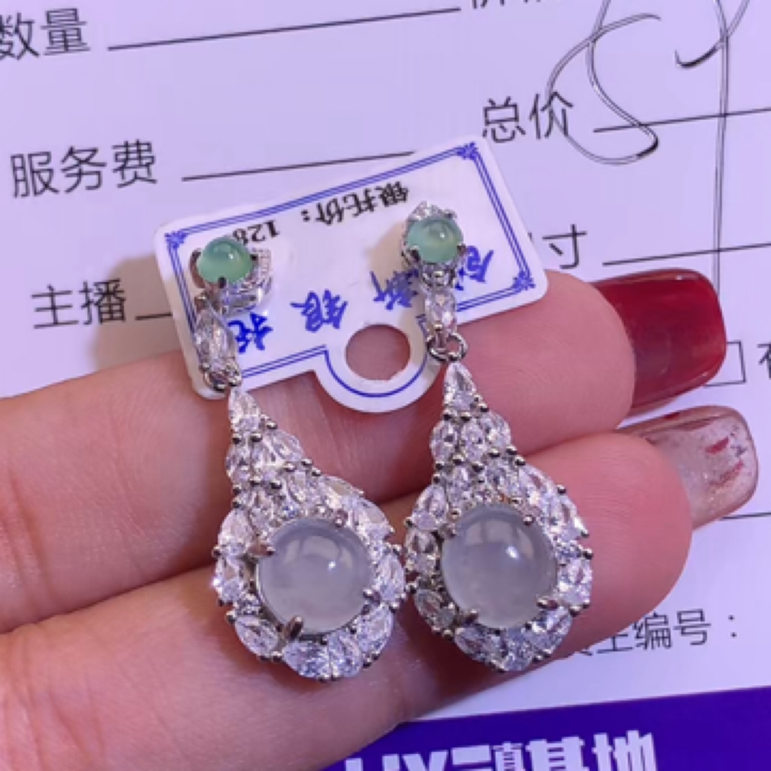 天然翡翠 a 货耳饰