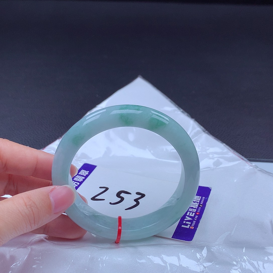 翡翠手镯未镶嵌手镯001353