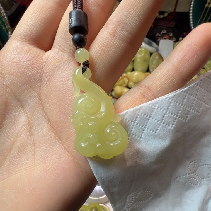 和田玉（黄玉）颈饰未镶嵌