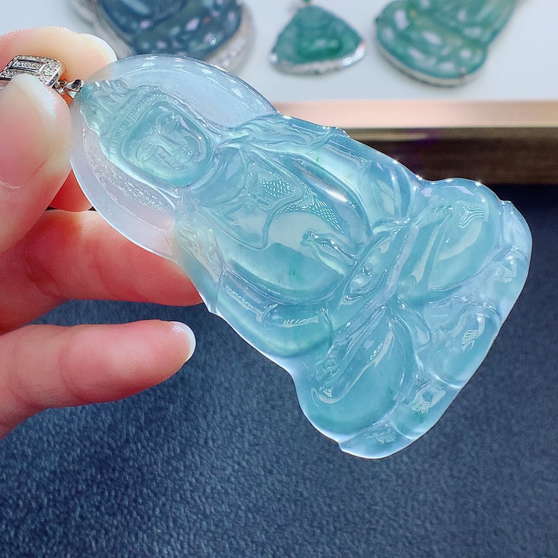 翡翠颈饰未镶嵌翡翠