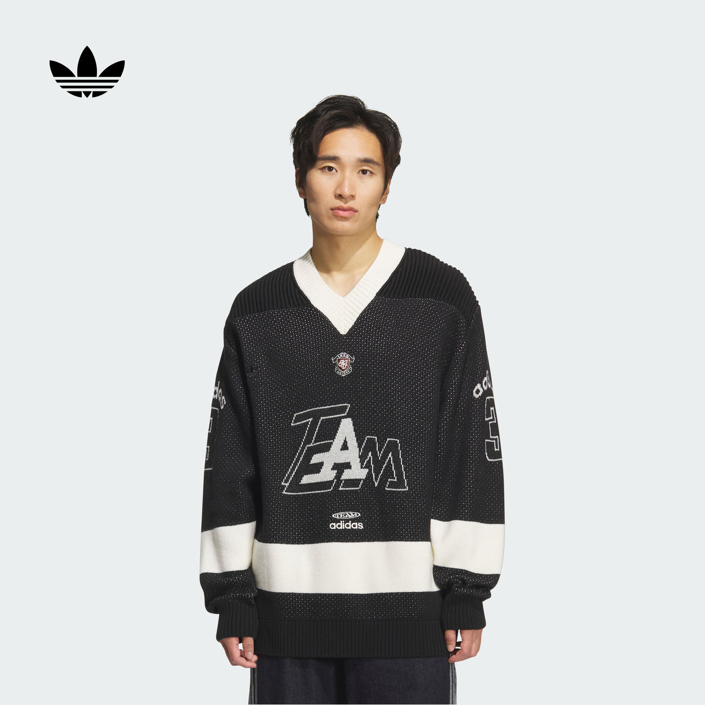 双旦礼遇阿迪达斯三叶草 宽松舒适印花V领运动针织衫男款 KF4467