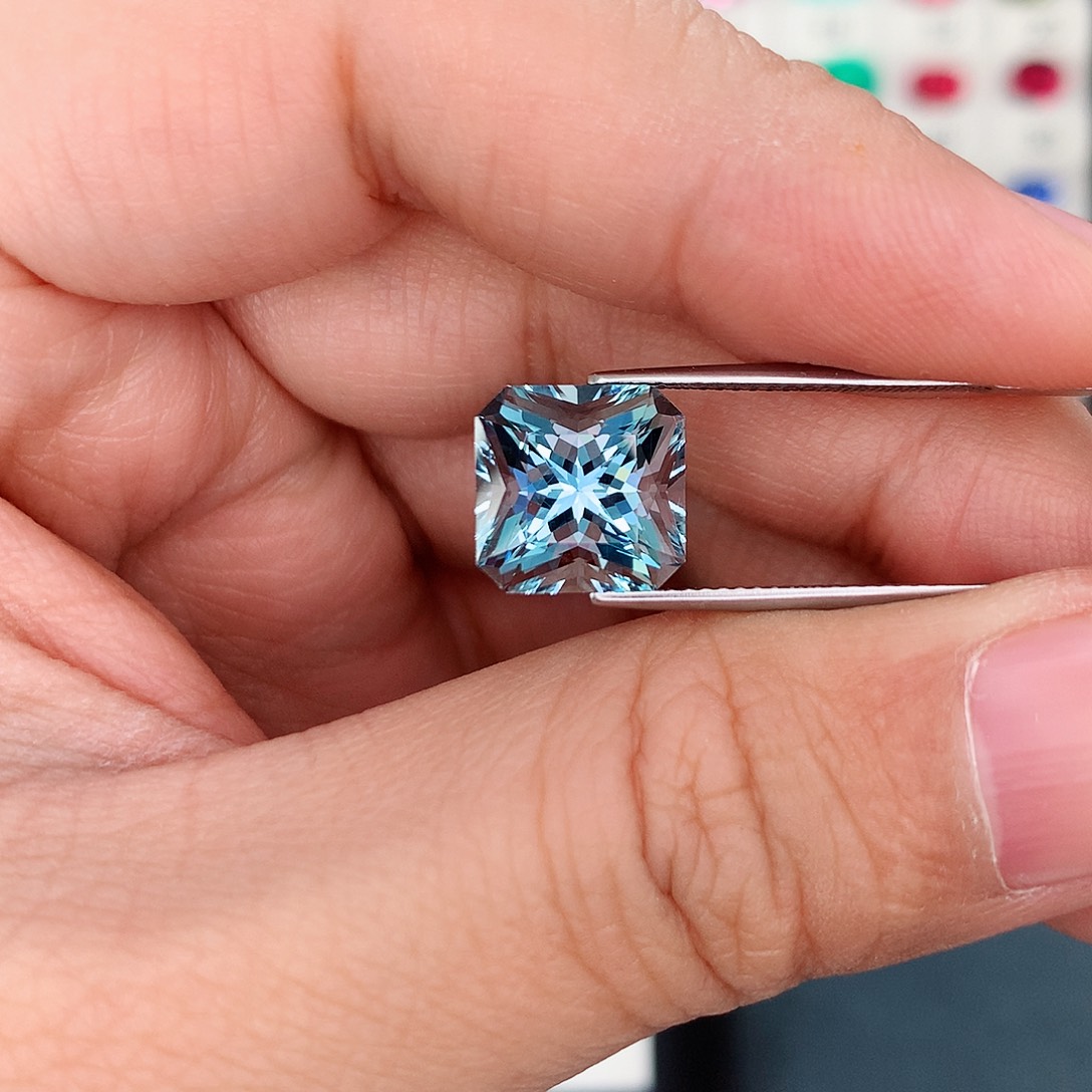 海蓝宝石裸石未镶嵌5.92克拉吉尔德雷迪恩圣玛利亚