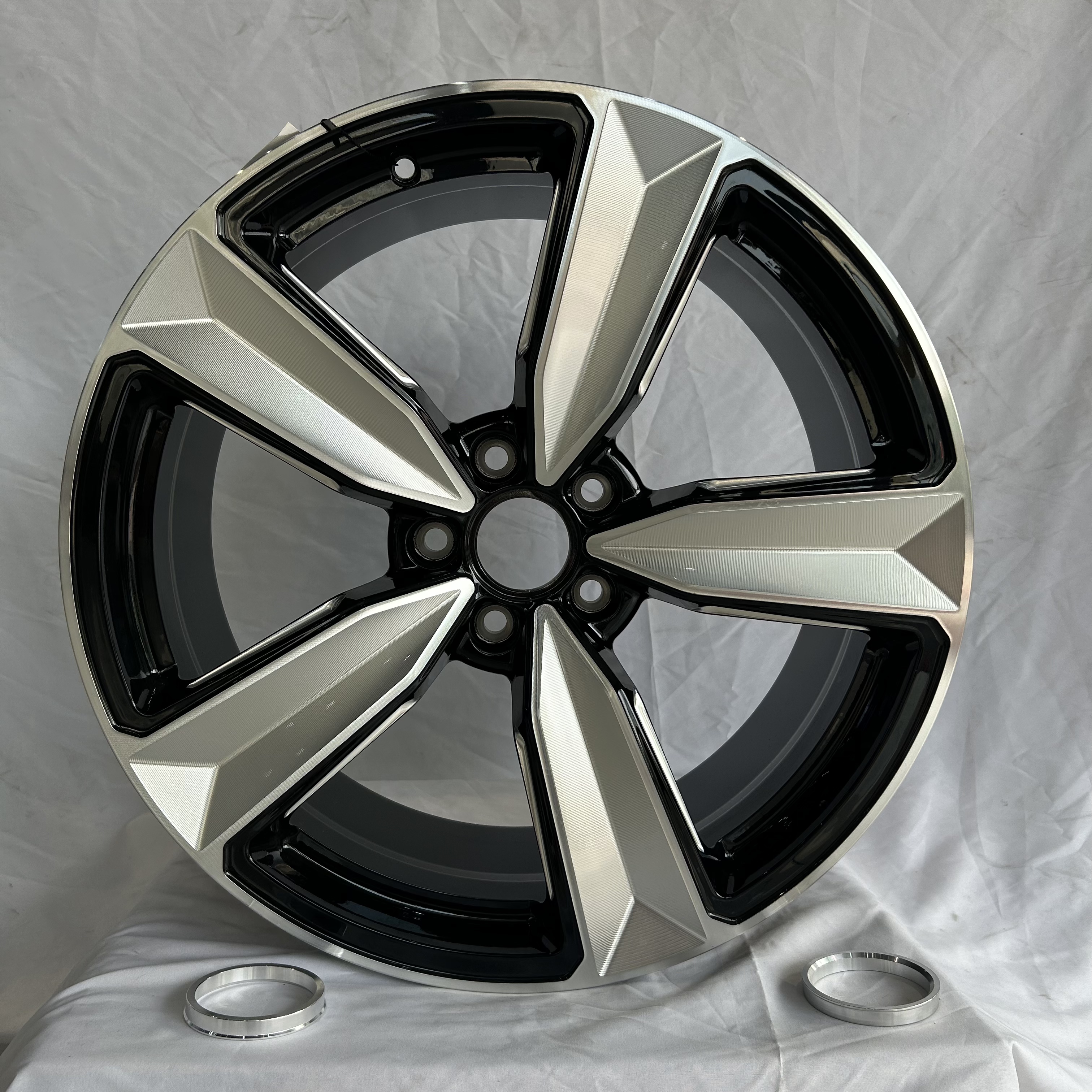 17寸18寸19寸适用于速腾迈腾帕萨特A3A4A6A8 E级C级大宝剑轮毂