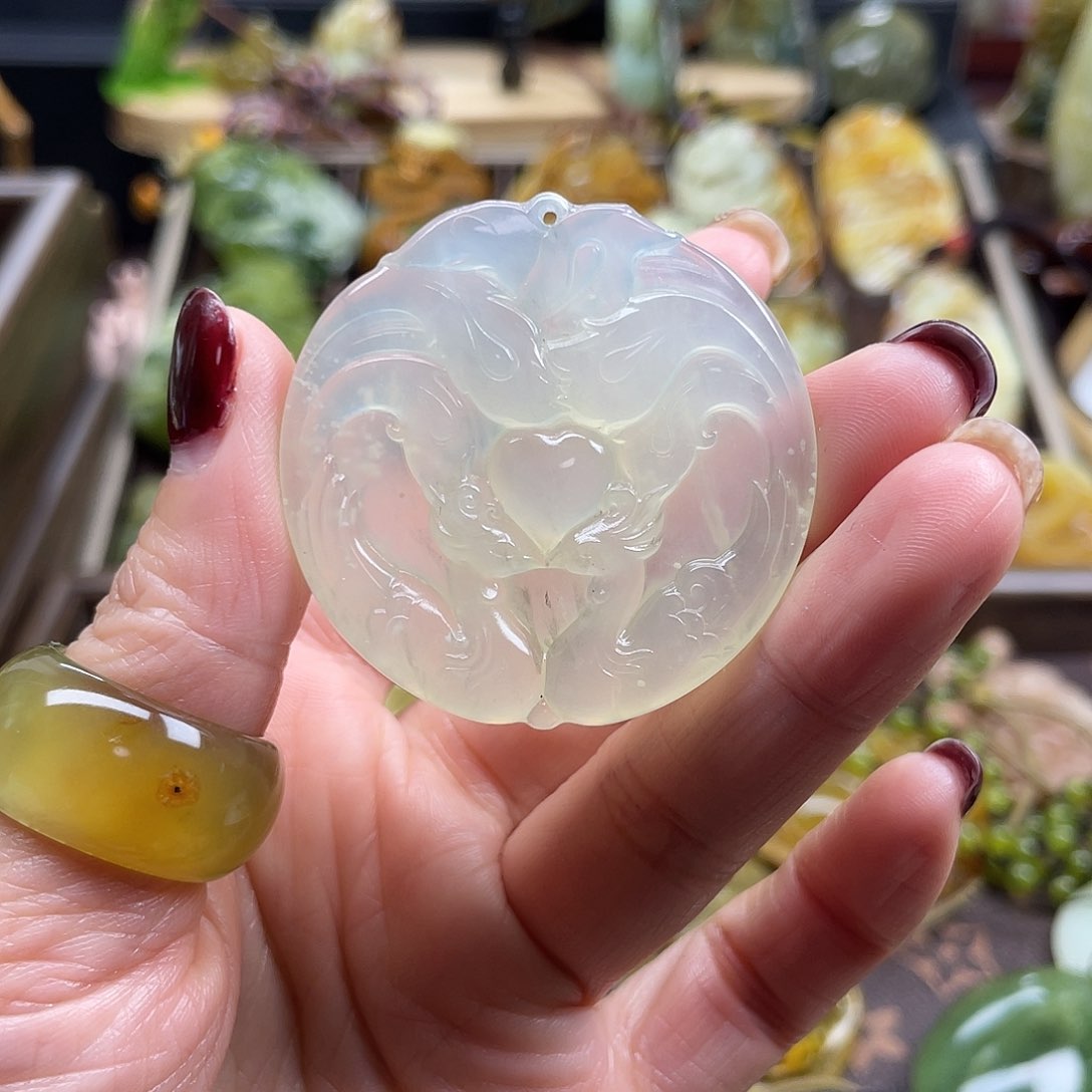 蛇纹石玉颈饰未镶嵌岫玉凤牌子