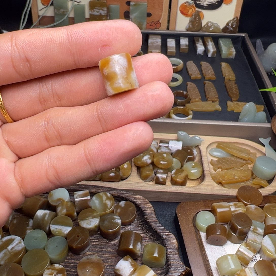 和田玉（糖玉）未镶嵌珠宝奇石桶珠12