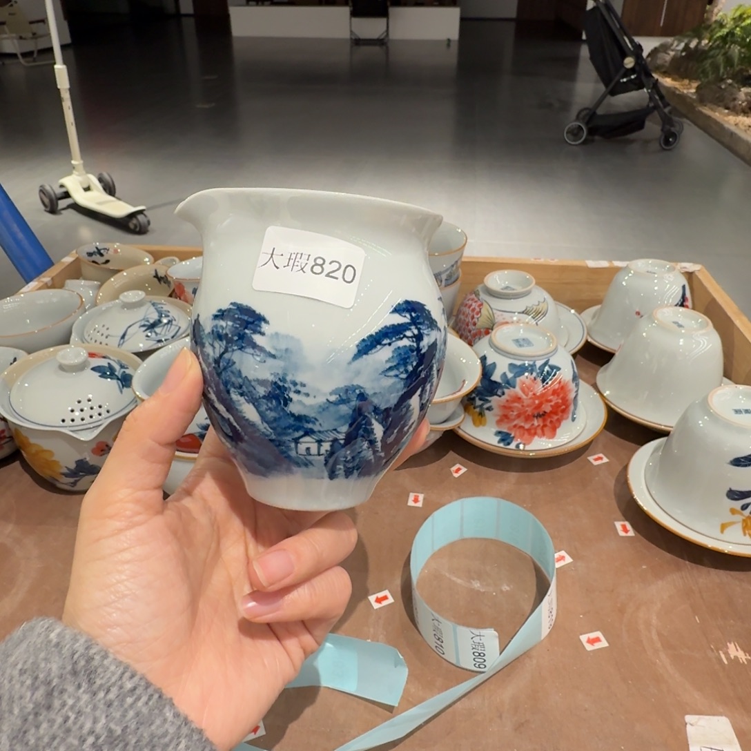 釉下手绘茶具微瑕