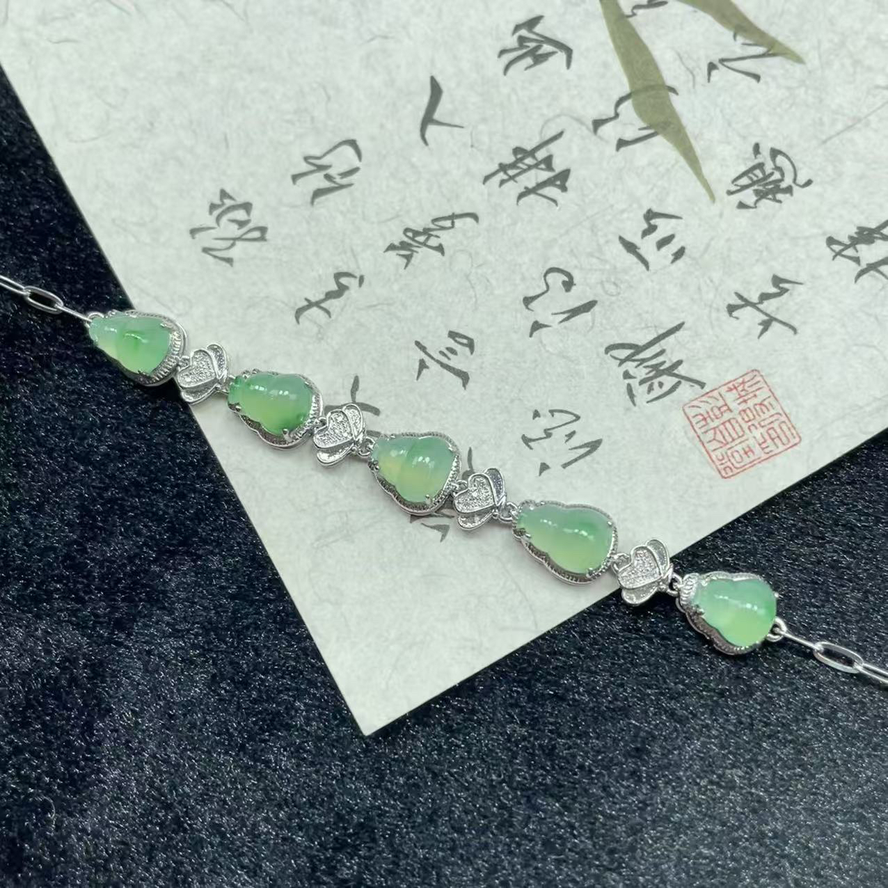 冰绿葫芦—翡翠18K金镶嵌手链