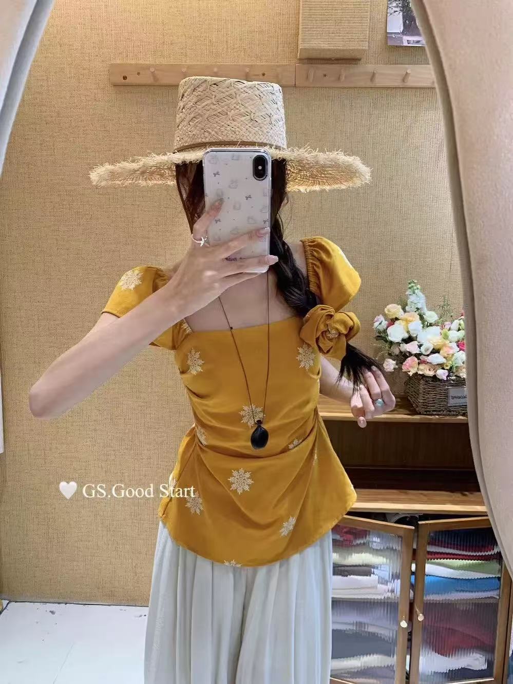 法式时尚纯欲风修身泡泡袖绣花一字肩千金风夏季搭配裤子6513