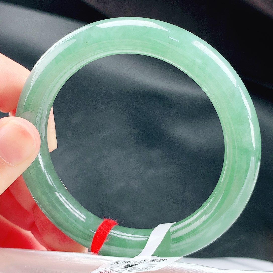 未镶嵌手镯（圆镯）翡翠57+胖