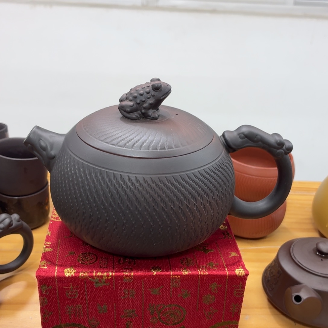 紫砂茶壶发发发发的发
