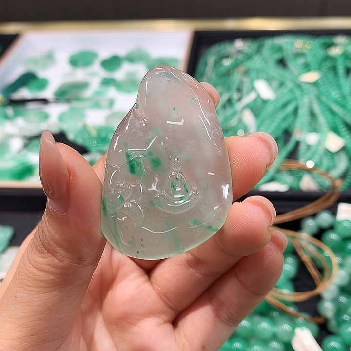 石英质玉未镶嵌颈饰