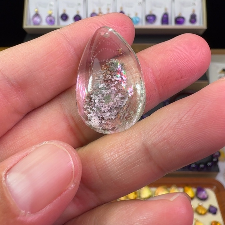 未镶嵌颈饰水晶吊坠