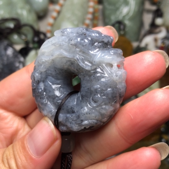 和田玉未镶嵌把件