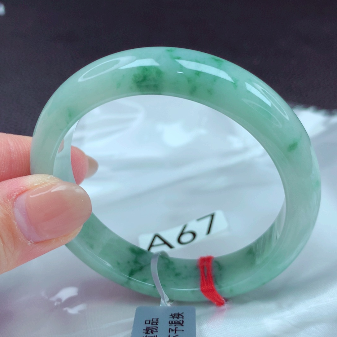 翡翠手镯未镶嵌手镯88