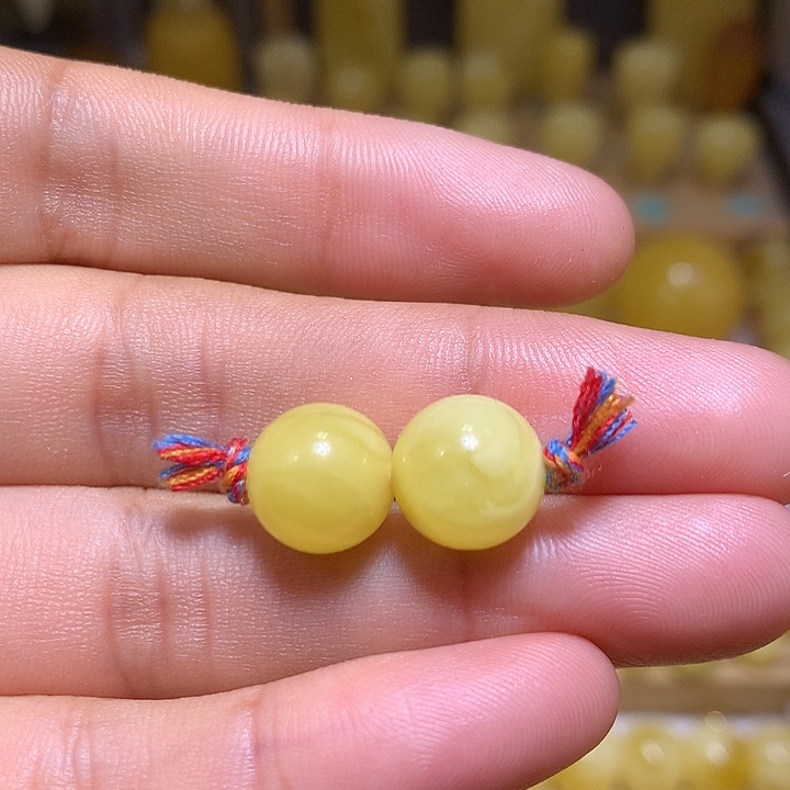 裸石蜜蜡未镶嵌天然俄料白花蜜蜡圆珠10.6左右