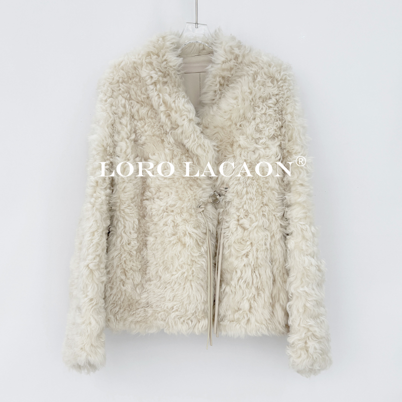 以赛亚 加州阳光 V领短款皮草磁吸扣托斯卡纳皮毛一体女外套 2424