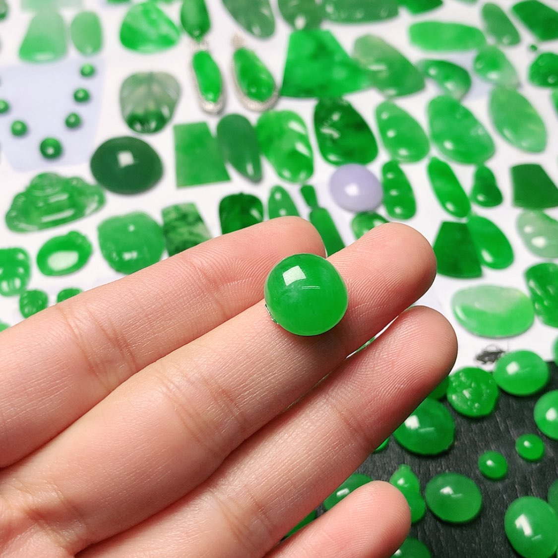 【闪购商品】翡翠颈饰未镶嵌猪***侠翡翠