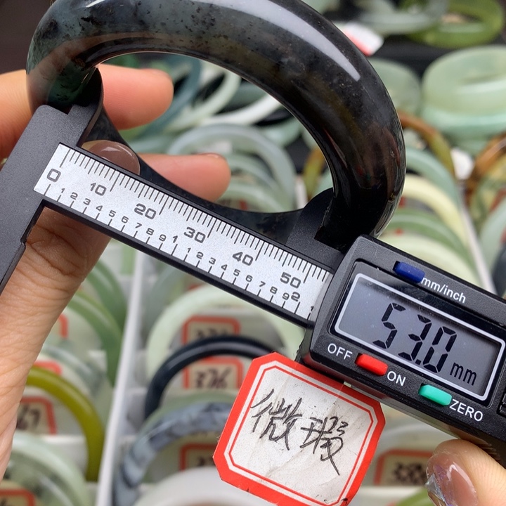 蛇纹石玉未镶嵌手镯364