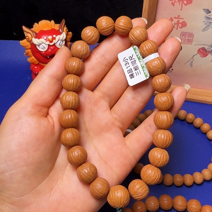 ***猴头核桃吊坠聚宝盆