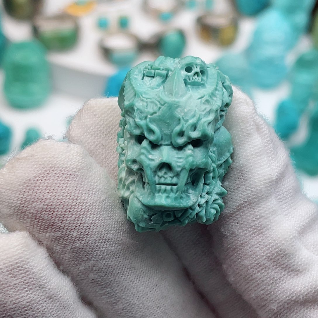 绿松石未镶嵌颈饰