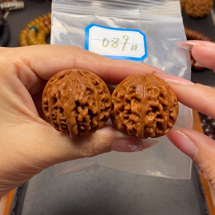 文玩核桃吊坠菩提