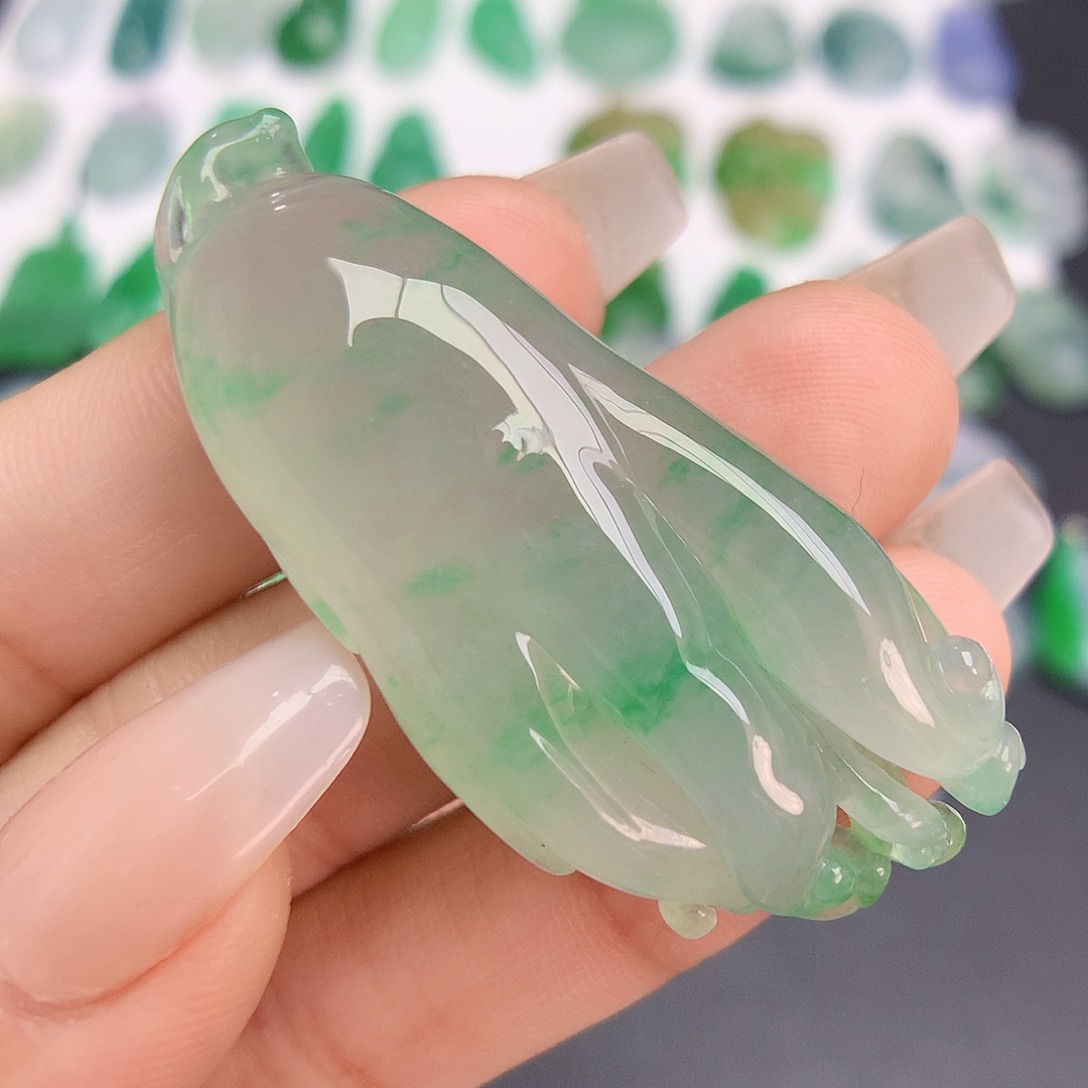 翡翠未镶嵌颈饰佛手瓜