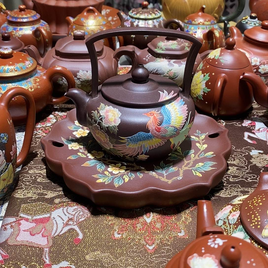 绿泥宜兴紫砂壶艺术