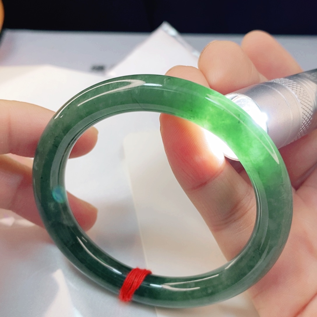 翡翠手镯未镶嵌54.6圈口圆条