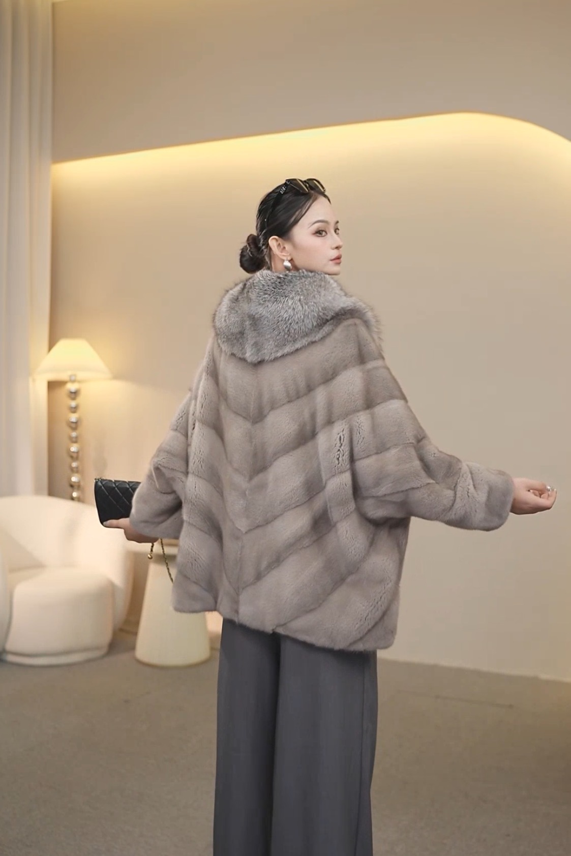 典藏级进口水貂皮草银兰本色V领蝙蝠袖设计银狐整貂皮草外套70