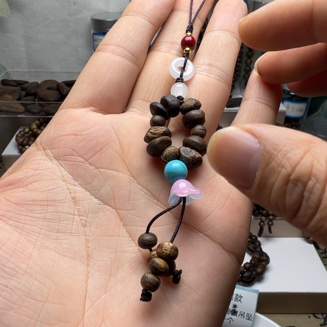 沉香碎屑沉香奇楠沉香手机绳子