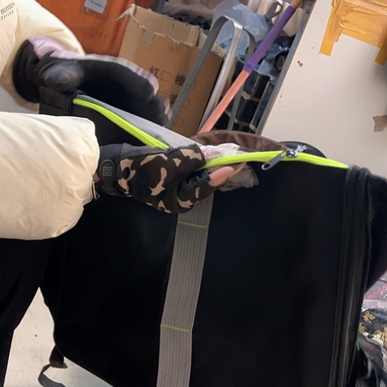 骑士钓椅包黑绿一个。       