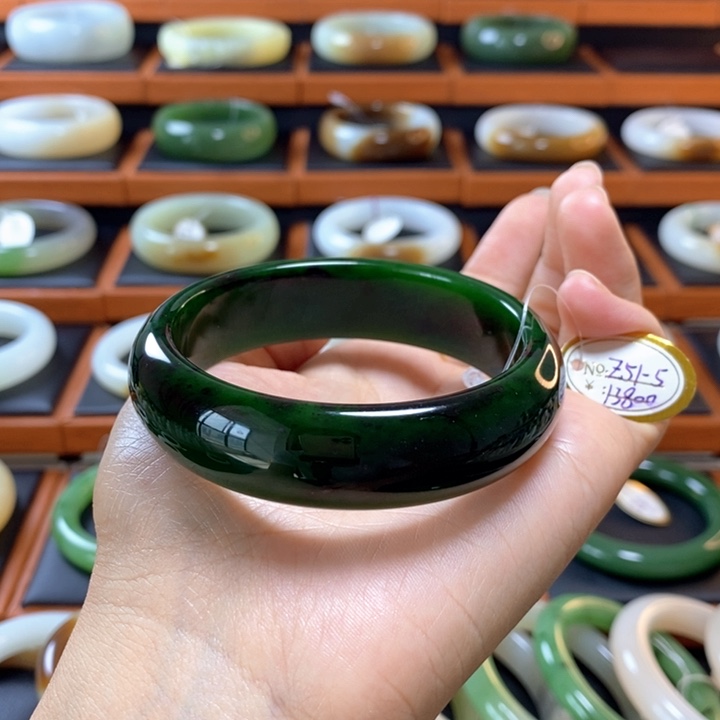 和田玉（碧玉）手镯未镶嵌