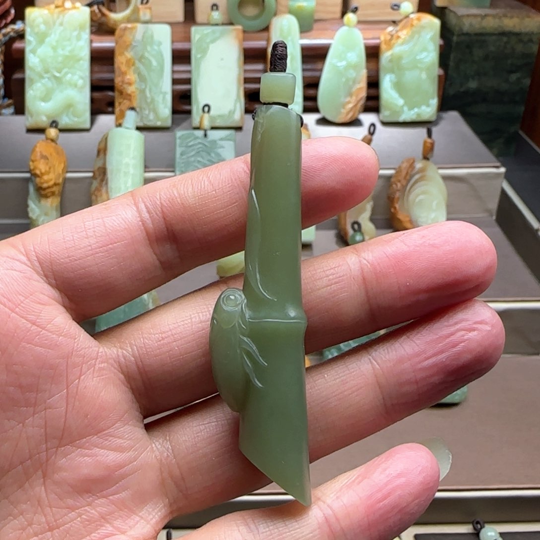 岫岩老玉（透闪石质玉）挂件未镶嵌