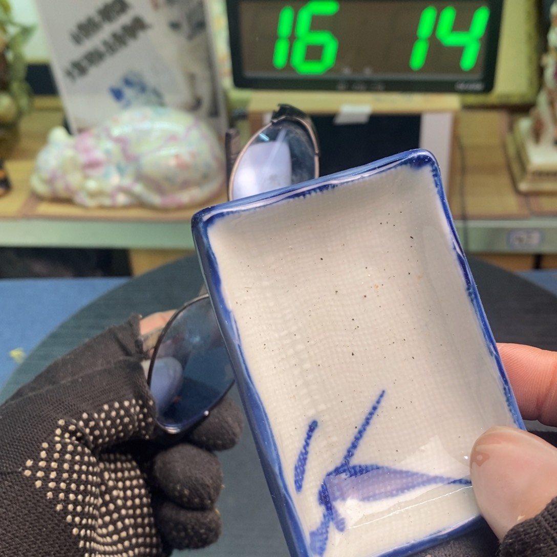 摆件有瑕疵有瑕疵