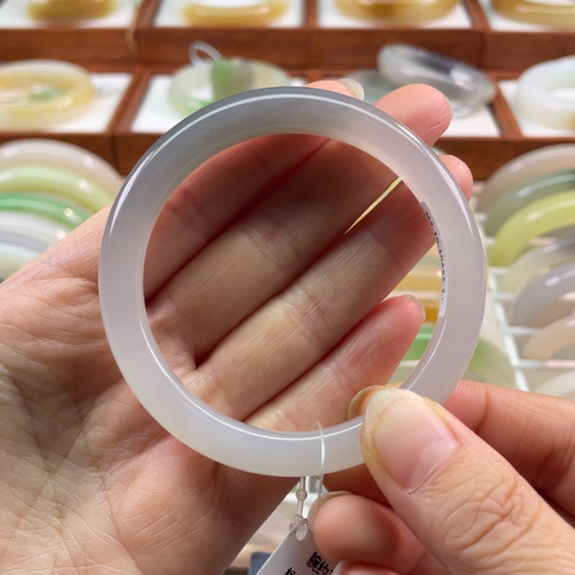 【闪购商品】和田玉手镯未镶嵌