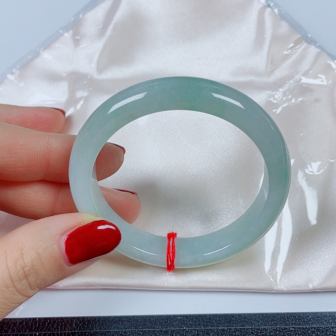 舍***得翡翠未镶嵌手镯天然